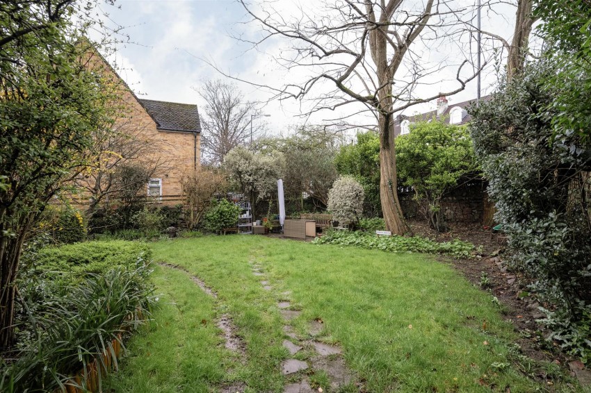 Images for Warwick Road | Redland