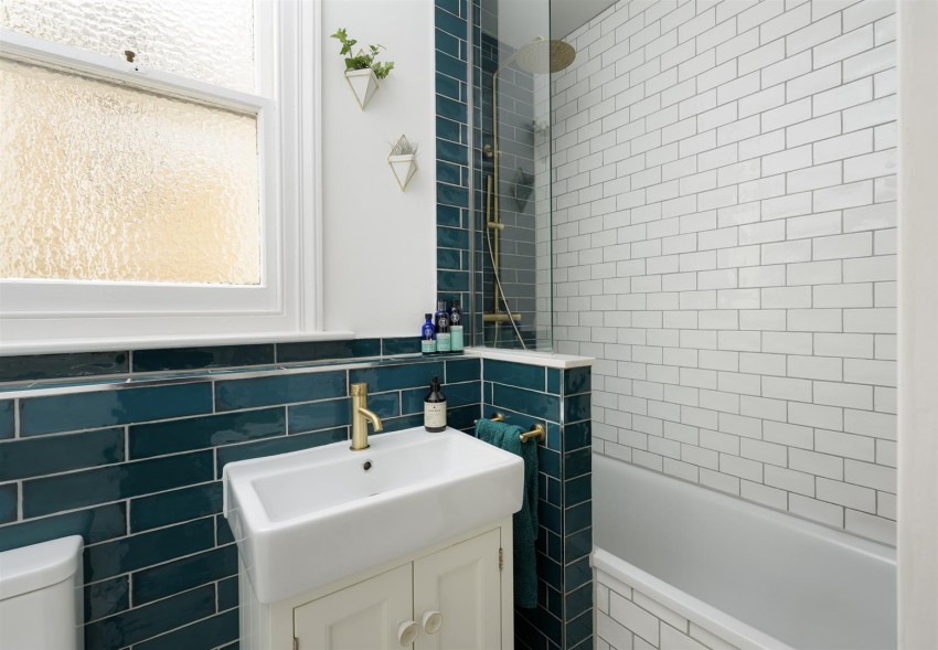 Images for Warwick Road | Redland