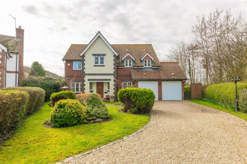 Images for Berwick Close | Easter Compton
