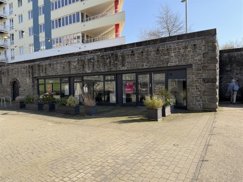 Millennium promenade, Harbourside, Bristol